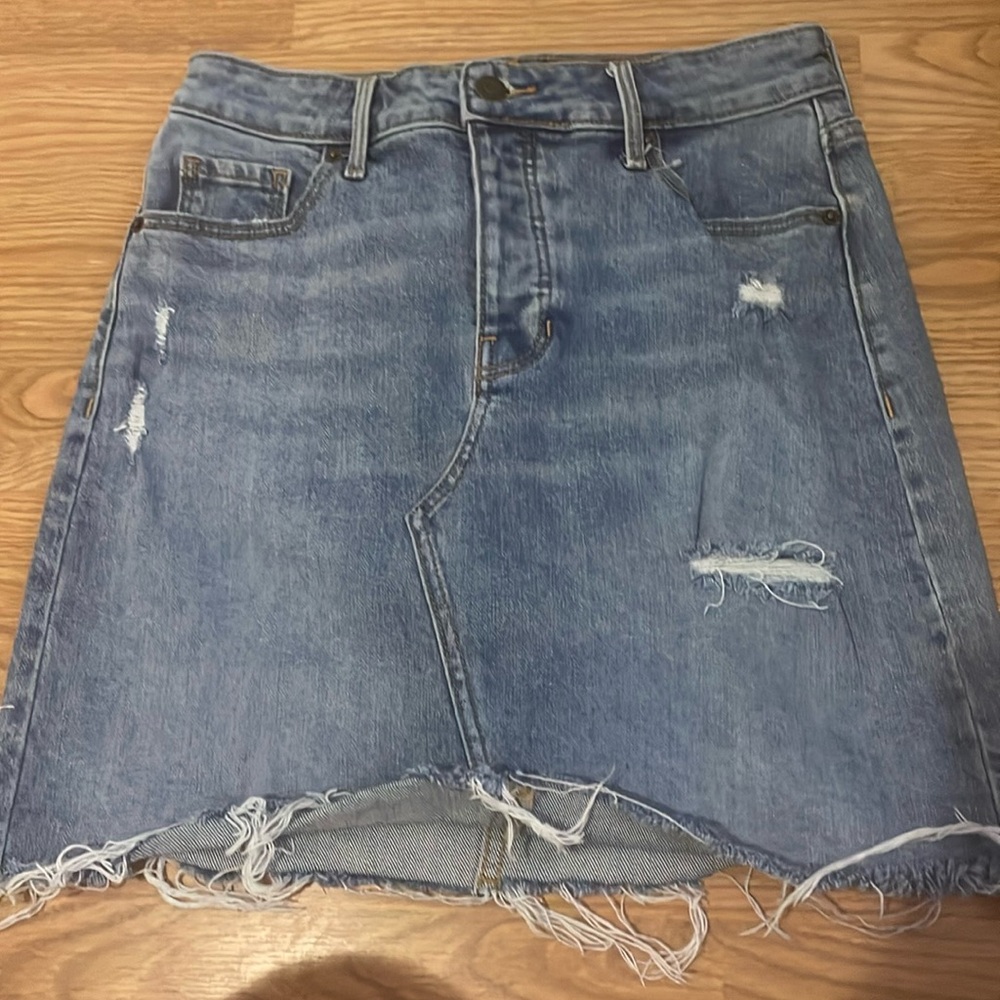 Old Navy Jean Skirt. Size 2. Perfect condition.